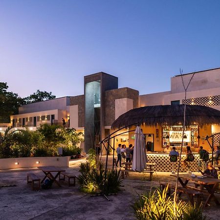 Hotel Waye Valladolid  Exterior photo